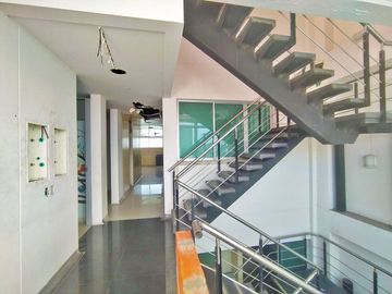 VENTA DE EDIFICIO EN EL COMPLEJO MÉDICO EN BARRANCABERMEJA