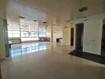 VENTA DE EDIFICIO EN EL COMPLEJO MÉDICO EN BARRANCABERMEJA