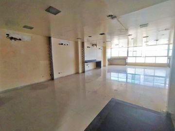 VENTA DE EDIFICIO EN EL COMPLEJO MÉDICO EN BARRANCABERMEJA