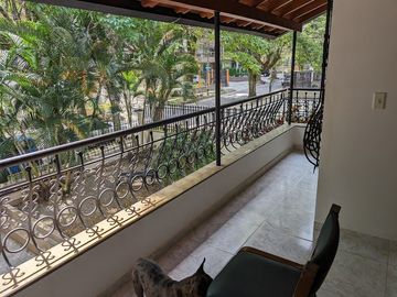 Vendo casa de dos niveles en Medellín barrio Belén la Palma