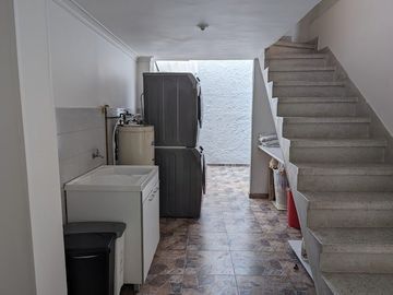 Vendo casa de dos niveles en Medellín barrio Belén la Palma