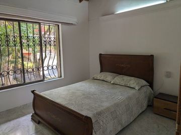 Vendo casa de dos niveles en Medellín barrio Belén la Palma