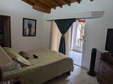 Vendo casa de dos niveles en Medellín barrio Belén la Palma