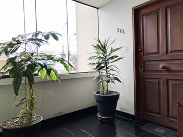 VENDO DEPARTAMENTO 98 M2, SEGUNDO PISO, 3 DORMITORIOS, 3 BAÑOS