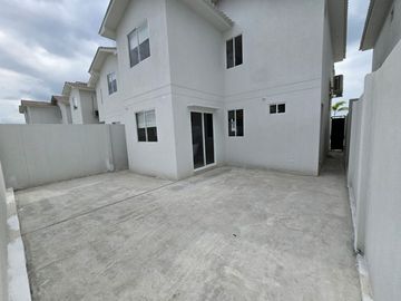 Venta de Casa Marbella en Manantial de Casalaguna Vial 1- Av. Leon F. Cordero cerca del Riocentro Dorado, La Aurora, Daule