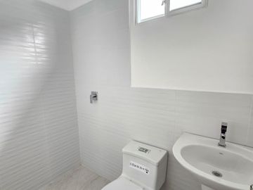 Venta de Casa Marbella en Manantial de Casalaguna Vial 1- Av. Leon F. Cordero cerca del Riocentro Dorado, La Aurora, Daule