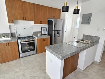 Venta de Casa Marbella en Manantial de Casalaguna Vial 1- Av. Leon F. Cordero cerca del Riocentro Dorado, La Aurora, Daule