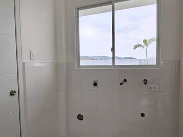 Venta de Casa Marbella en Manantial de Casalaguna Vial 1- Av. Leon F. Cordero cerca del Riocentro Dorado, La Aurora, Daule