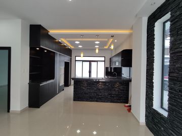 Vendo Casa en Urb. Privada 