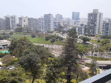 EXCELENTE INVERSIÓN: LOFT AMOBLADO Y EQUIPADO EN BARRANCO LÍMITE CON MIRAFLORES