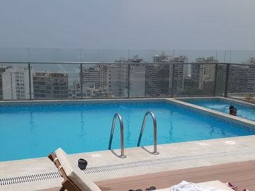 EXCELENTE INVERSIÓN: LOFT AMOBLADO Y EQUIPADO EN BARRANCO LÍMITE CON MIRAFLORES