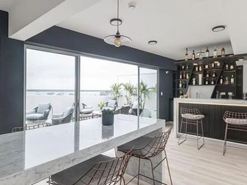 EXCELENTE INVERSIÓN: LOFT AMOBLADO Y EQUIPADO EN BARRANCO LÍMITE CON MIRAFLORES