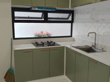 Brand New 3 Storey House and lot For sale 5 Bedroom and 2 Car garage in Greenwoods Pasig City (PH2812)