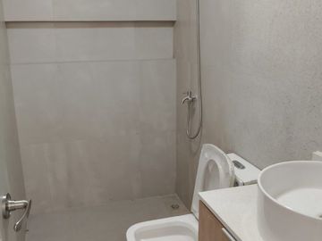 Brand New 3 Storey House and lot For sale 5 Bedroom and 2 Car garage in Greenwoods Pasig City (PH2812)