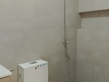 Brand New 3 Storey House and lot For sale 5 Bedroom and 2 Car garage in Greenwoods Pasig City (PH2812)