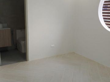 Brand New 3 Storey House and lot For sale 5 Bedroom and 2 Car garage in Greenwoods Pasig City (PH2812)