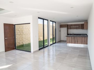 CASA EN PREVENTA EN MAYORAZGO LEÓN GTO  CASA DE DOS RECÁMARAS A EXCELENTE PRECIO  UBICADO A SOLO 10 MINUTOS DE PUERTO INTERIOR