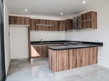 CASA EN PREVENTA EN MAYORAZGO LEÓN GTO  CASA DE DOS RECÁMARAS A EXCELENTE PRECIO  UBICADO A SOLO 10 MINUTOS DE PUERTO INTERIOR