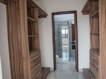 CASA EN PREVENTA EN MAYORAZGO LEÓN GTO  CASA DE DOS RECÁMARAS A EXCELENTE PRECIO  UBICADO A SOLO 10 MINUTOS DE PUERTO INTERIOR