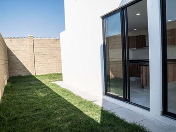CASA EN PREVENTA EN MAYORAZGO LEÓN GTO  CASA DE DOS RECÁMARAS A EXCELENTE PRECIO  UBICADO A SOLO 10 MINUTOS DE PUERTO INTERIOR