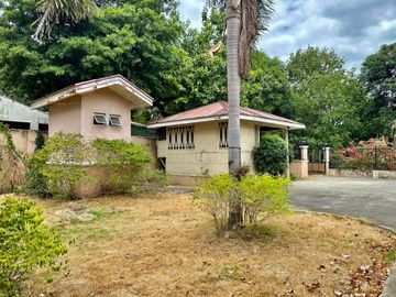 Pre-owned Bungalow with 850 sqm lot area in Mediccion Imus Cavite