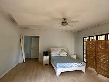 Pre-owned Bungalow with 850 sqm lot area in Mediccion Imus Cavite