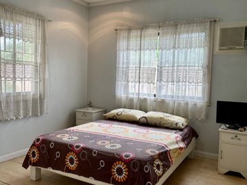 Pre-owned Bungalow with 850 sqm lot area in Mediccion Imus Cavite