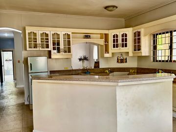 Pre-owned Bungalow with 850 sqm lot area in Mediccion Imus Cavite