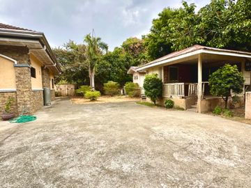 Pre-owned Bungalow with 850 sqm lot area in Mediccion Imus Cavite