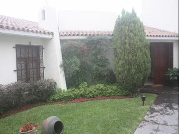 Venta de Encantadora Residencia Remodelada en Zona Residencial