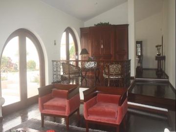 Venta de Encantadora Residencia Remodelada en Zona Residencial