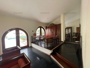 Venta de Encantadora Residencia Remodelada en Zona Residencial