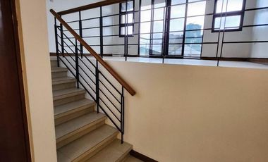 🏡 Kapitolyo Living – Elegant 3BR Townhouse with Garage for ₱15M! 🌆