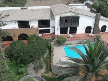 VENDO PRECIOSA RESIDENCIA EN CASUARINAS SURCO!! LISTA PARA MUDARSE