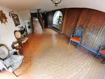VENDO PRECIOSA RESIDENCIA EN CASUARINAS SURCO!! LISTA PARA MUDARSE