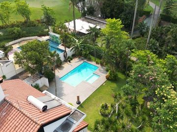 RUMAH GOLF VIEW di Jl SEKOLAH KENCANA, PONDOK INDAH