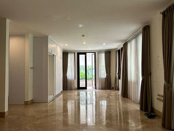 RUMAH GOLF VIEW di Jl SEKOLAH KENCANA, PONDOK INDAH