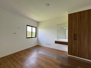 Luxurious 5-Bedroom Haven in Imus, Cavite – Your Dream Home Awaits!