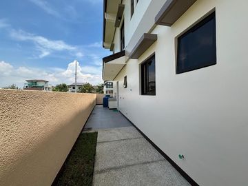 Luxurious 5-Bedroom Haven in Imus, Cavite – Your Dream Home Awaits!