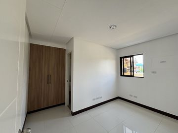 Luxurious 5-Bedroom Haven in Imus, Cavite – Your Dream Home Awaits!