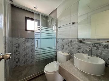Luxurious 5-Bedroom Haven in Imus, Cavite – Your Dream Home Awaits!