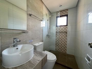 Luxurious 5-Bedroom Haven in Imus, Cavite – Your Dream Home Awaits!