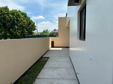 Luxurious 5-Bedroom Haven in Imus, Cavite – Your Dream Home Awaits!