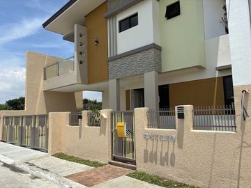 Luxurious 5-Bedroom Haven in Imus, Cavite – Your Dream Home Awaits!