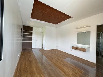 Luxurious 5-Bedroom Haven in Imus, Cavite – Your Dream Home Awaits!