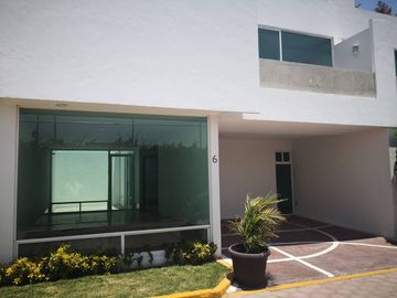 Casa a 500 metros dela Radial a espaldas de Atzala San Andres Cholula conjunto de 8 casas, cerrado y areas verdes