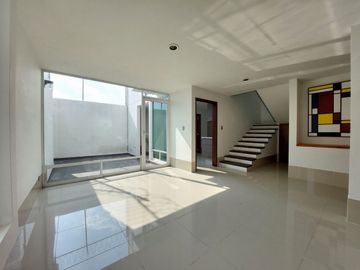 Casa a 500 metros dela Radial a espaldas de Atzala San Andres Cholula conjunto de 8 casas, cerrado y areas verdes
