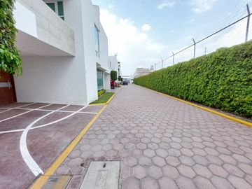 Casa a 500 metros dela Radial a espaldas de Atzala San Andres Cholula conjunto de 8 casas, cerrado y areas verdes