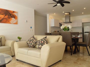 B102:Increible Depto Amueblado en Planta Baja de 2 rec en Cancún
