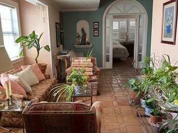 RESIDENCIA ANTIGUA EN EXCELENTES CONDICIONES, REFORMADA EN COL ZARCO EN CHIHUAHUA